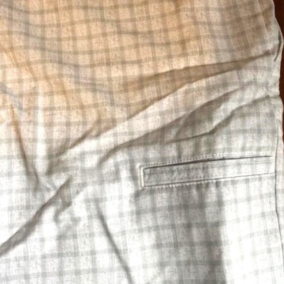 Jack Nicklaus Shorts Men’s 38 Golf White Gray Grid Flat Front Plaid Causal golf - Picture 3 of 8